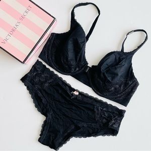 38C LARGE Victoria’s Secret black bra set